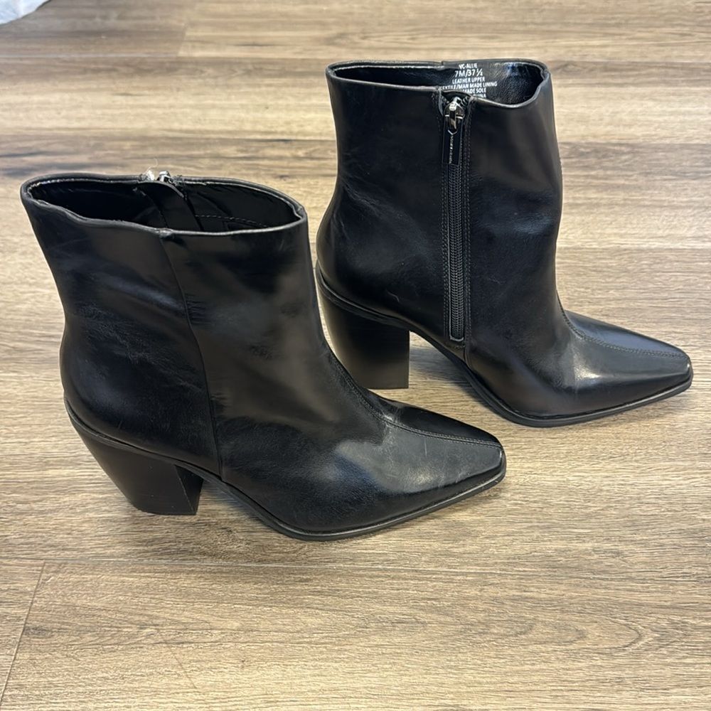 Vince Camuto Black Leather Pointed Heeled Boot Size 7
